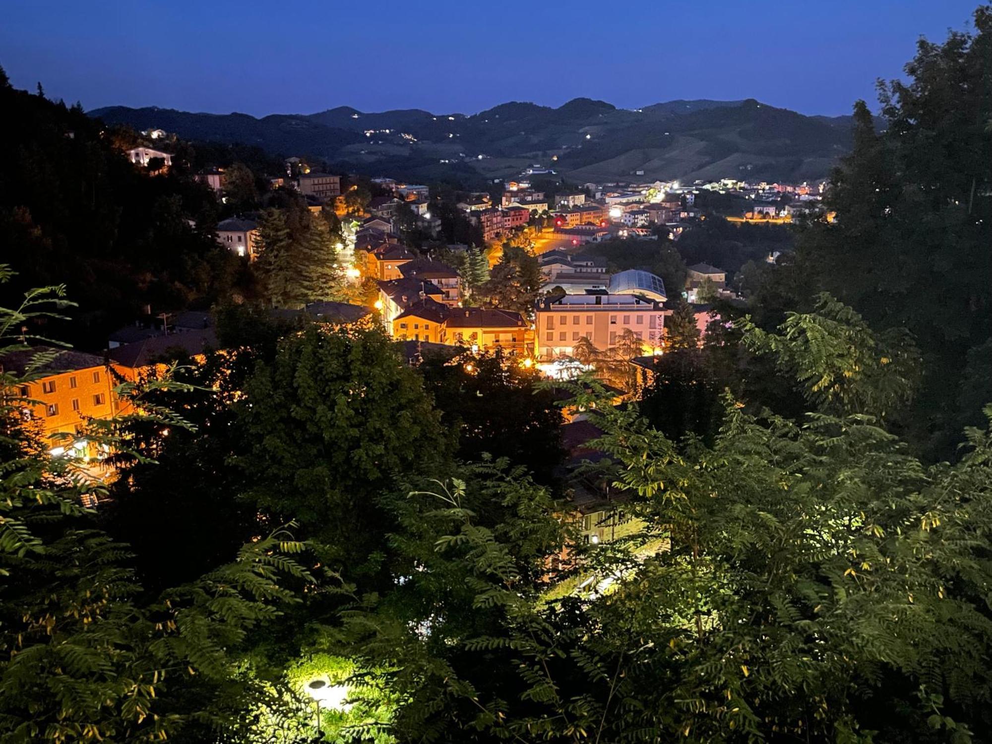 Novecento Luxury&Spa Residence 4 Stelle Montese Εξωτερικό φωτογραφία